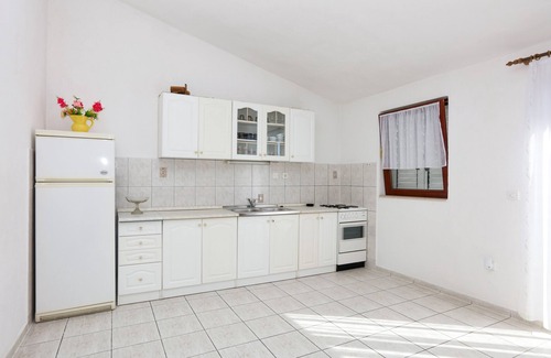 Podglavica Apartment | Two bedroom apartment with balcony and sea view Stupin Čeline, Rogoznica (A-23812-b)