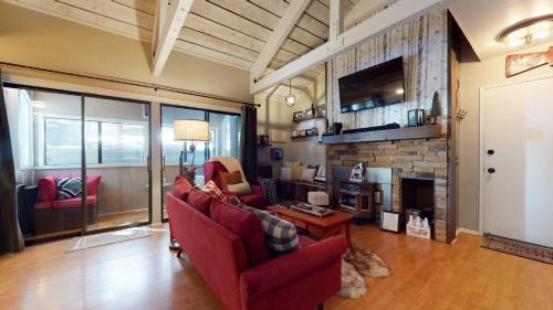 Majestic Pines Apartment | Two-Bedroom Apartment