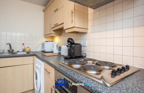 Kidlington Apartment | Two Bedroom Apartment By Beds Away Short Lets & Serviced Accommodation Close to Kidlington Airport and Blenheim Palace
