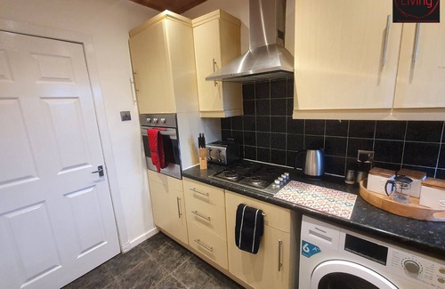 Airdrie Apartment | Two Bedroom Apartment by Klass Living Serviced Accommodation Airdrie - Nicol Apartment With WiFi & Parking