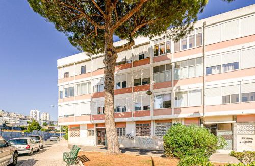 Queluz Apartment | Two bedroom apartment close to train station by Lisbon with Sintra