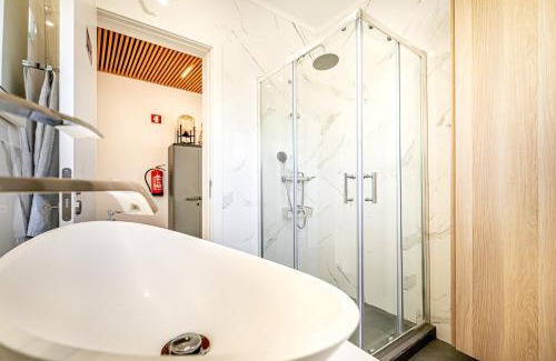 Queluz Apartment | Two bedroom apartment close to train station by Lisbon with Sintra