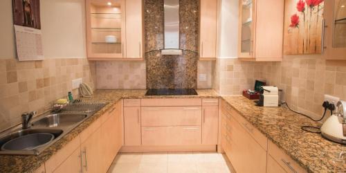 Victoria and Alfred Waterfront Apartment | Two Bedroom Apartment - fully furnished and design