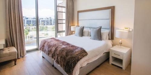 Victoria and Alfred Waterfront Apartment | Two Bedroom Apartment - fully furnished and design
