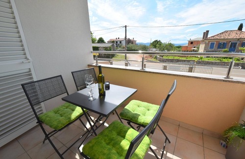 Barusici Apartment | Two bedroom apartment with terrace Barušići, Krk (A-19369-a)