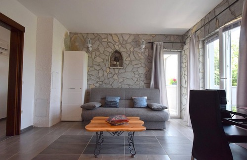 Gabonjin Apartment | Two bedroom apartment with balcony Gabonjin, Krk (A-19413-a)