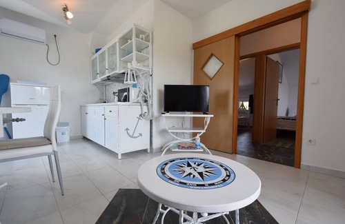 Gabonjin Apartment | Two bedroom apartment with balcony Gabonjin, Krk (A-19413-b)
