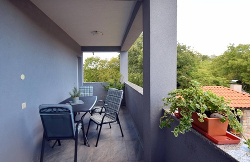 Gabonjin Apartment | Two bedroom apartment with balcony Gabonjin, Krk (A-19414-a)