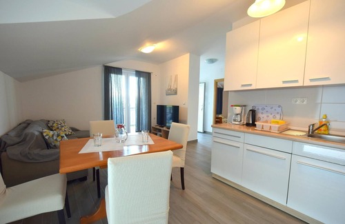 Gabonjin Apartment | Two bedroom apartment with balcony Gabonjin, Krk (A-19414-b)