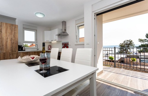 Porat Apartment | Two bedroom apartment with terrace and sea view Porat, Krk (A-19349-a)