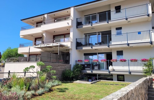 Porat Apartment | Two bedroom apartment with terrace and sea view Porat, Krk (A-19349-a)