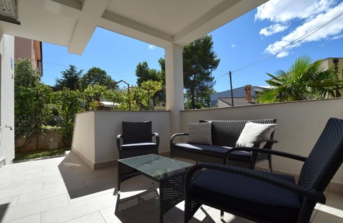 Bogovici Apartment | Two bedroom apartment with terrace Malinska, Krk (A-20381-a)