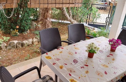 Bogovici Apartment | Two bedroom apartment with terrace Malinska, Krk (A-23196-a)