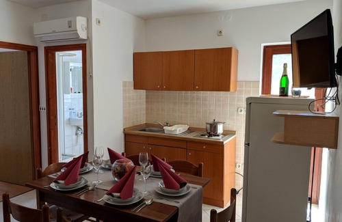 Dobropoljana Apartment | Two bedroom apartment with terrace and sea view Dobropoljana, Pašman (A-8198-b)