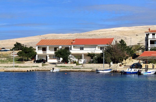 Kustici Apartment | Two bedroom apartment near beach Kustići, Pag (A-6355-e)