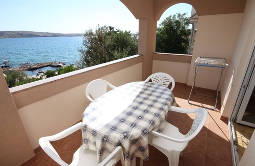 Kustici Apartment | Two bedroom apartment near beach Kustići, Pag (A-6376-e)