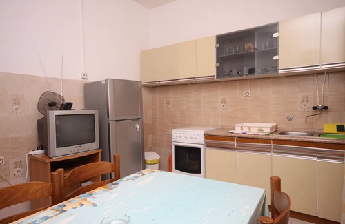 Metajna Apartment | Two bedroom apartment near beach Metajna, Pag (A-6497-b)