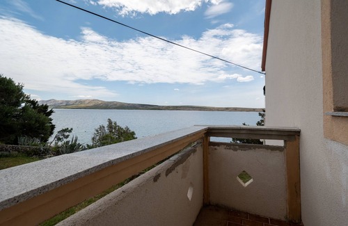 Vidalici Apartment | Two bedroom apartment near beach Vidalići, Pag (A-6519-d)