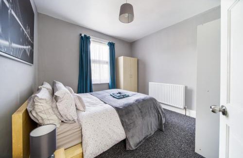 Brent Apartment | Two Bedroom Apartment in London Harlesden