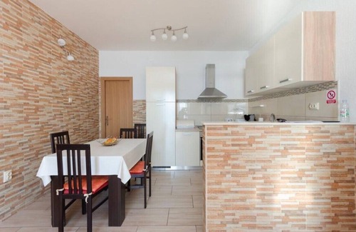 Senj House | Two-bedroom apartment in Senj with sea view