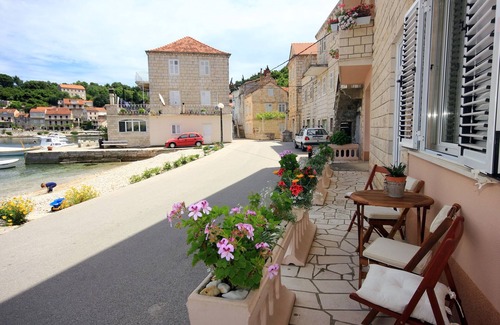 Racisce Apartment | Two bedroom apartment near beach Račišće, Korčula (A-4344-a)