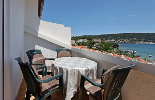 Rab Town Apartment | Two bedroom apartment near beach Supetarska Draga - Gonar, Rab (A-18650-a)