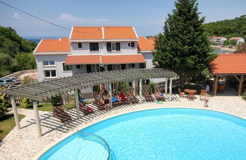 Kampor Apartment | Two bedroom apartment near beach Kampor, Rab (A-3213-b)