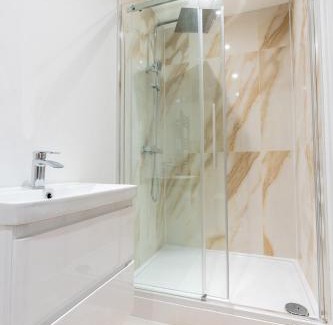 Newport Apartment | Two bedroom Apartment -Private off road parking