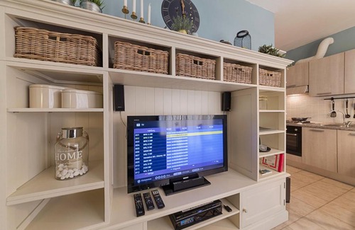 Acquaseria Apartment | Two-Bedroom Apartment Rise and Shine