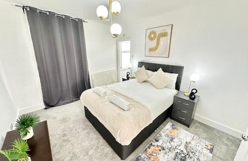 Addison Apartment | Two Bedroom Apartment Shepherd Bush