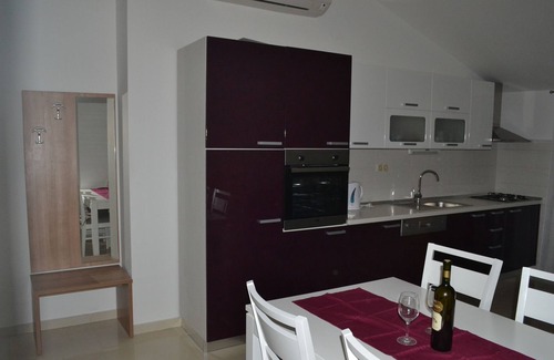 Grebastica Apartment | Two bedroom apartment with terrace and sea view Grebaštica, Šibenik (A-13365-b)