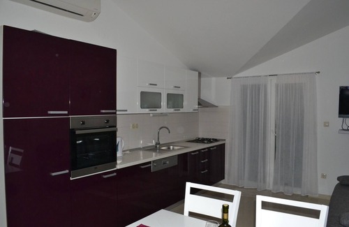 Grebastica Apartment | Two bedroom apartment with terrace and sea view Grebaštica, Šibenik (A-13365-b)