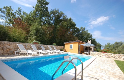 Marsici Apartment | Two bedroom apartment with shared pool and gym