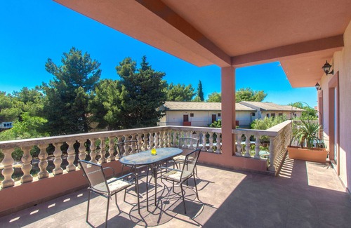 Pirovac Apartment | Two bedroom apartment with terrace Pirovac, Šibenik (A-6280-a)