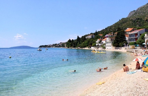 Brist Apartment | Two bedroom apartment with terrace Brist, Makarska (A-11039-c)