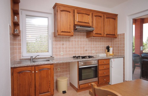 Bozava Apartment | Two bedroom apartment with terrace and sea view Božava, Dugi otok (A-8098-c)