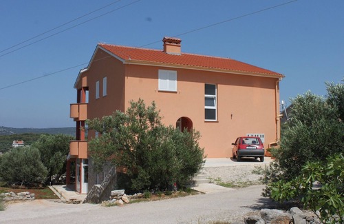 Bozava Apartment | Two bedroom apartment with terrace and sea view Božava, Dugi otok (A-8098-c)
