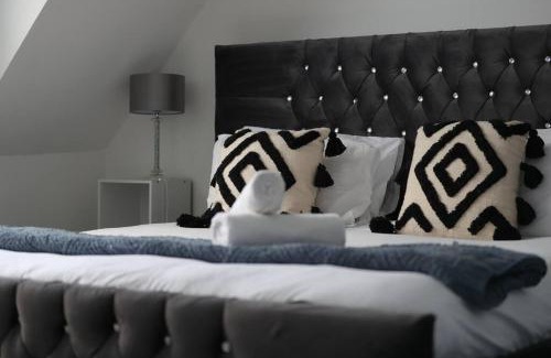 Bradford Apartment | Two-Bedroom Apartment with Scenic Balcony View