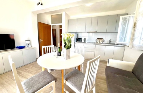 Selca Apartment | Two bedroom apartment with terrace and sea view Puntinak, Brač (A-718-a)