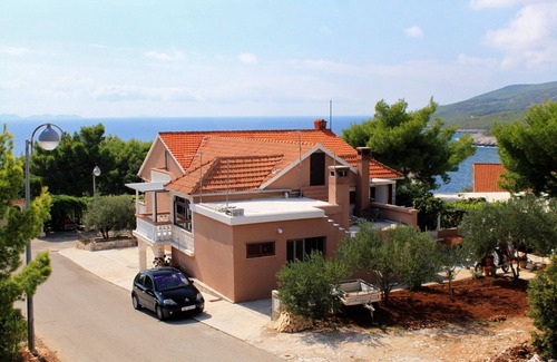 Zavalatica Apartment | Two bedroom apartment with terrace and sea view Zavalatica, Korčula (A-4453-a)