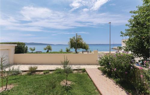 Kastel Kambelovac Apartment | Two-Bedroom Apartment With Sea View In Kastel Kambelovac