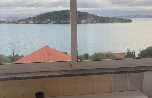 Kali Apartment | Two bedroom apartment with balcony and sea view Kali, Ugljan (A-14083-e)