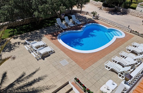 Barbat na Rabu Apartment | Two bedroom apartment with balcony and sea view Barbat, Rab (A-4951-c)