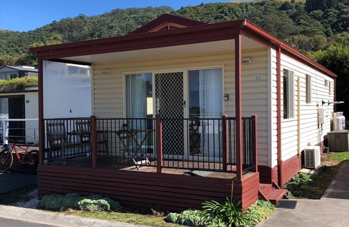 Apollo Bay Cabin | Two bedroom cabin in Apollo Bay's most popular Holiday Park