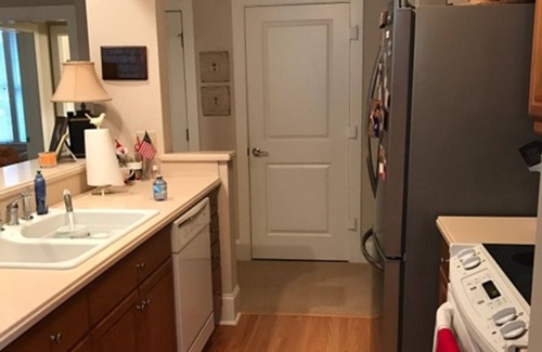 Lake Oconee Condo | Two Bedroom Condo Minutes from the Ritz Carlton.