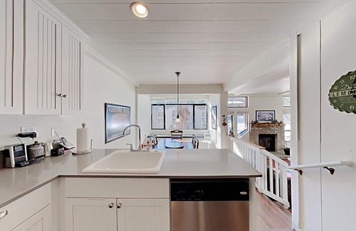 Mammoth Lakes Condo | Two-Bedroom Condos with Mountain Views at 1849 Condos by RedAwning