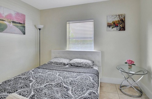 Delray Beach Cottage | Two bedroom cottage walk to Atlantic, pet friendly, free parking