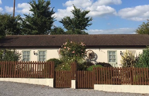 Wedmore Cottage | Two Bedroom Cottage near Wedmore with Mendip Views