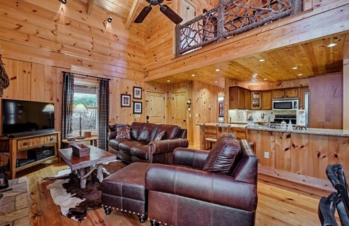 Glenville House | Two Bedroom Cottage Tucked In The Woods of Cashiers, NC - Forest Cottage