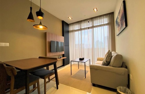 Thomson Road Apartment | Two Bedroom Deluxe with Balcony, 800m from Novena MRT